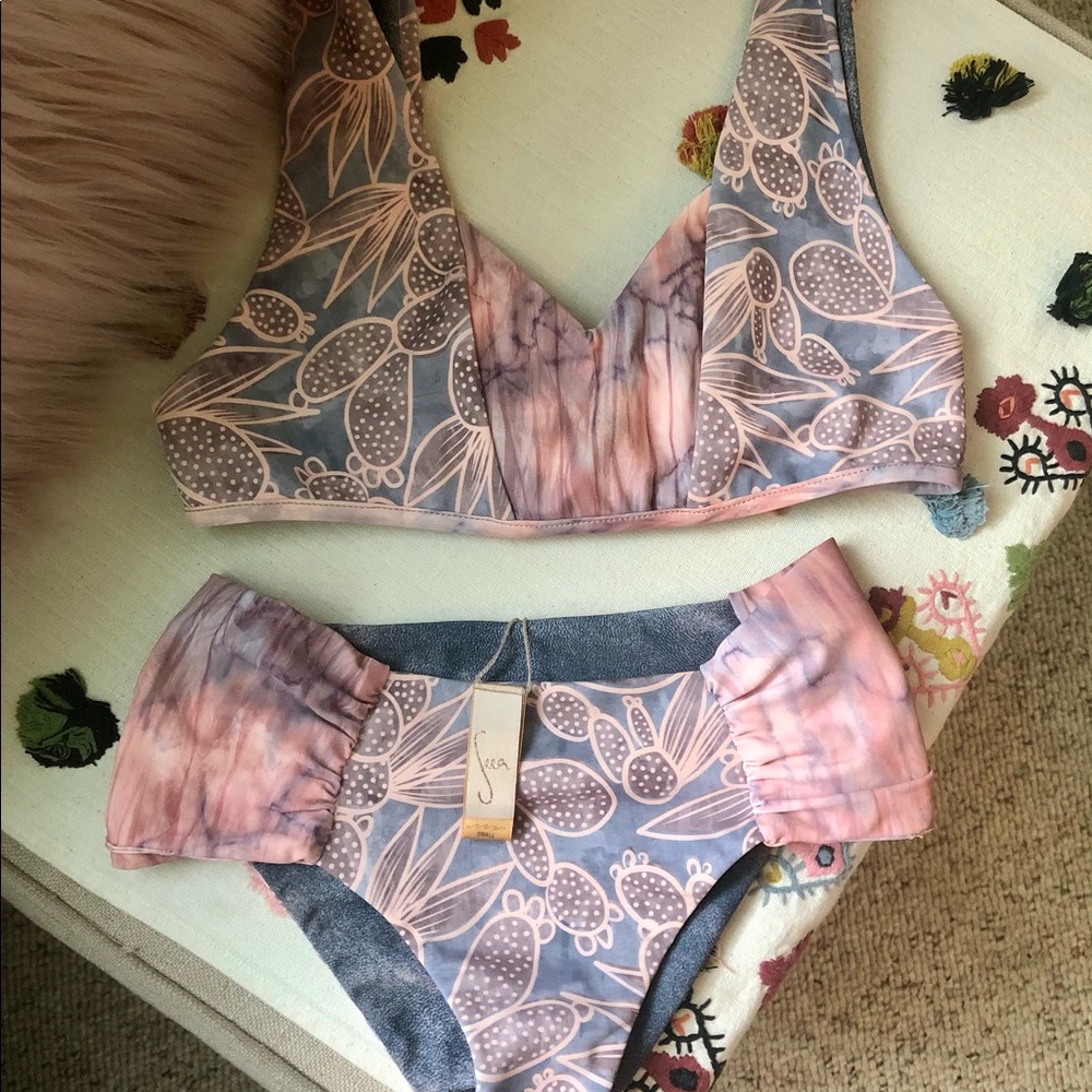 Seea Milos Surf Bikini Nopal Reversible New L top M bottom
